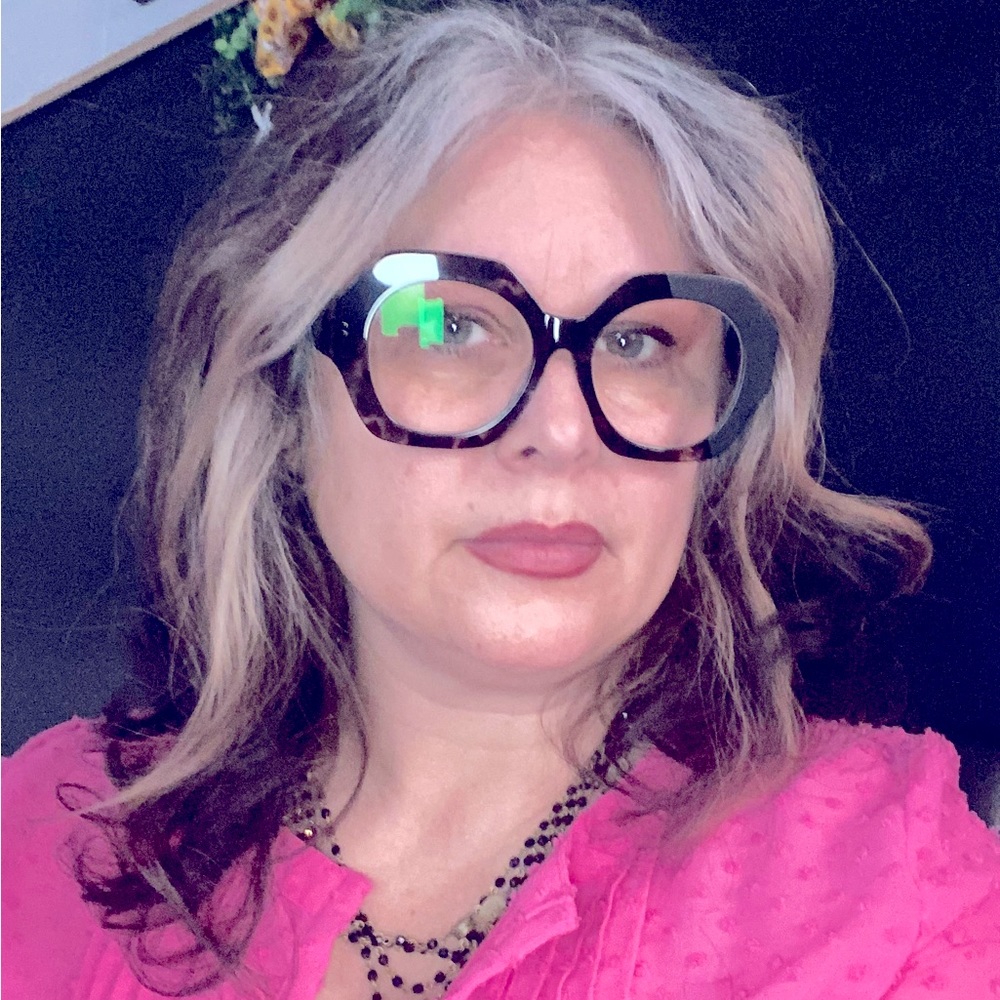 Meet your Posher, Julie